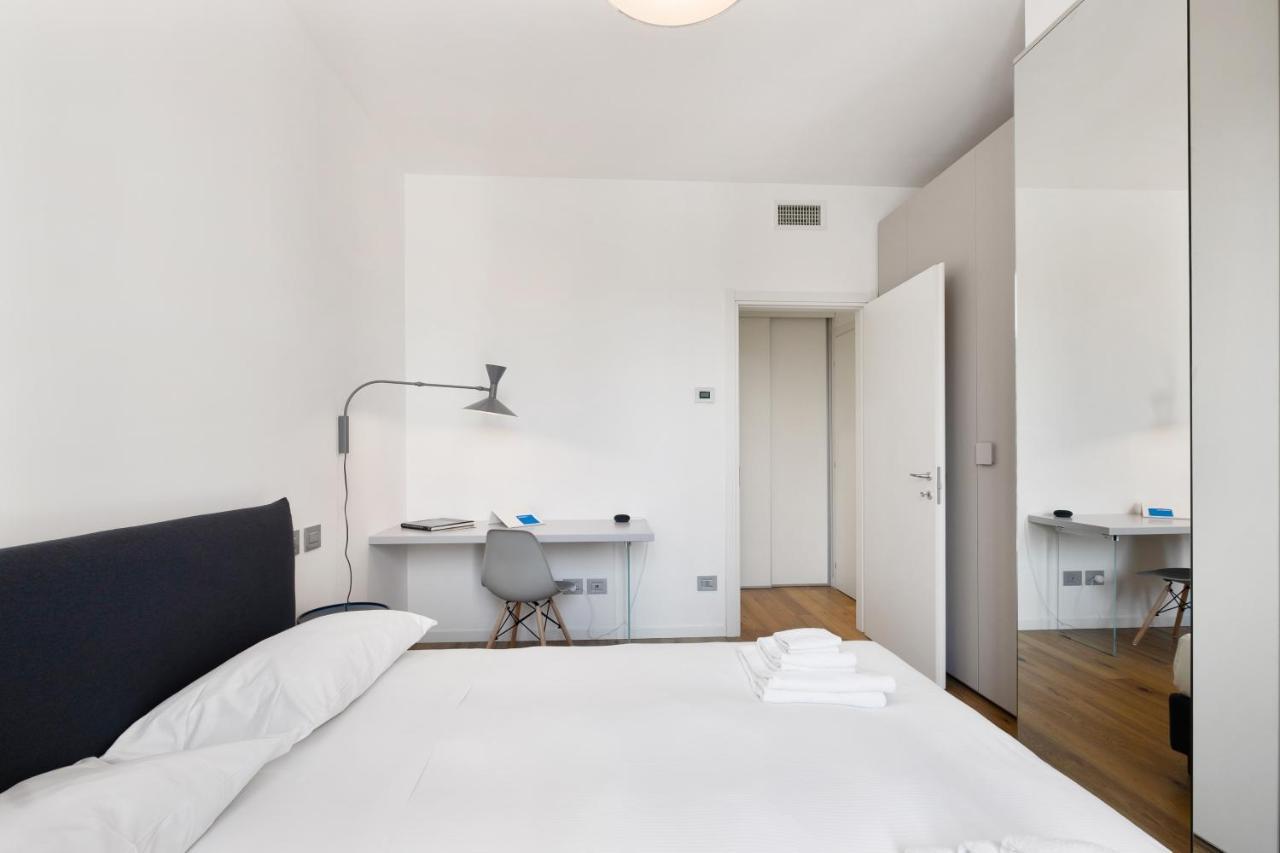 Altido Spacious Apt For 4 With Balcony In Porta Romana Milano Eksteriør billede